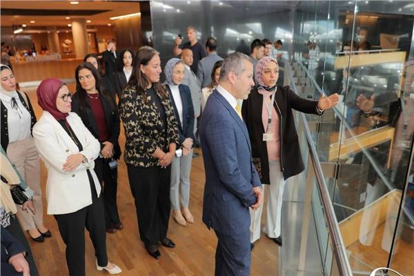 سكرتير عام المنظمة البحرية الدولية يزور مكتبة الإسكندرية