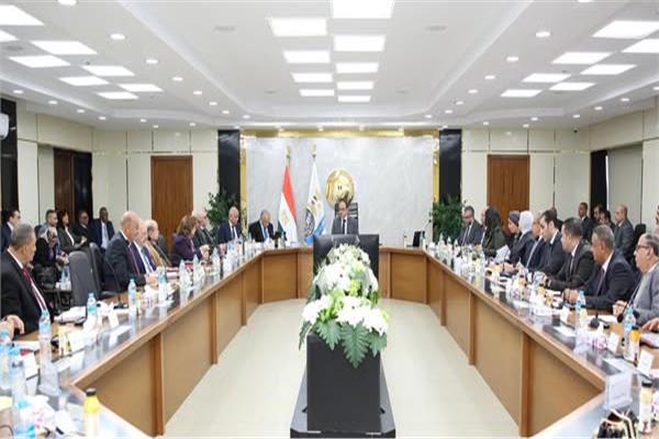  وزير قطاع الأعمال العام يترأس عمومية "القابضة للسياحة والفنادق