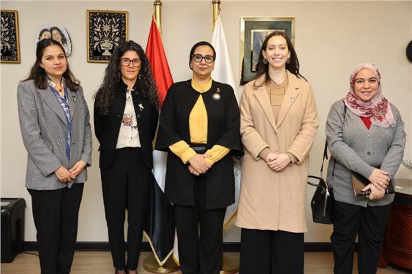 أمل عمار تستقبل مسئول برامج تنمية بشرية 
