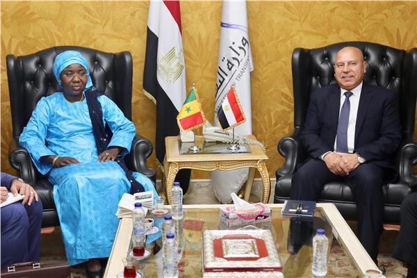  كامل الوزير يبحث التعاون مع فاتو ضيوف وزيرة الصيد البحرى والبنية التحتية والموانئ السنغالية