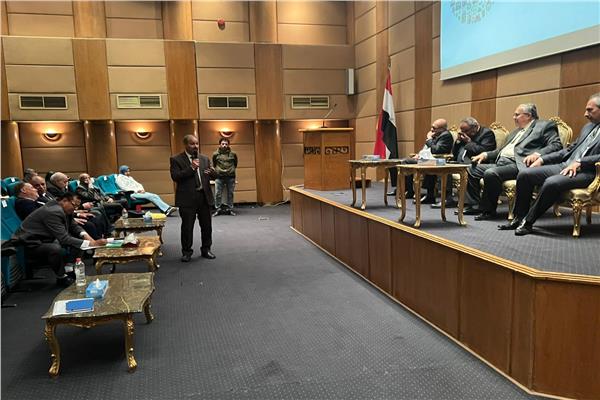 حلقة نقاشية حول آليات تنفيذ محتويات الدليل الاسترشادي