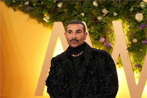 أحمد سعد يكشف عن مفاجأة عن بالطو الخاص