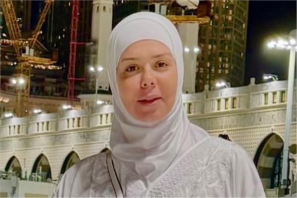 إيمي سالم تؤدي مناسك العمرة