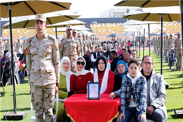 الأكاديمية العسكرية تستقبل الزيارة الأولى لأسر الطلبة الجدد خلال فترة الإعداد العسكري