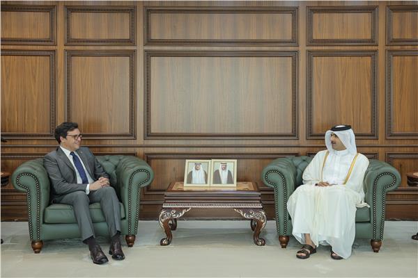 أحمد فؤاد هنو وعبد الرحمن بن حمد بن جاسم بن حمد آل ثاني
