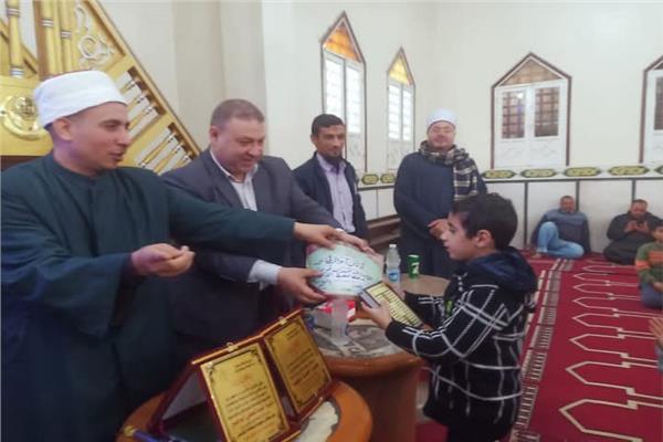 إحتفالية لتكريم حفظة القرآن الكريم من أبناء مركز ابو المطامير