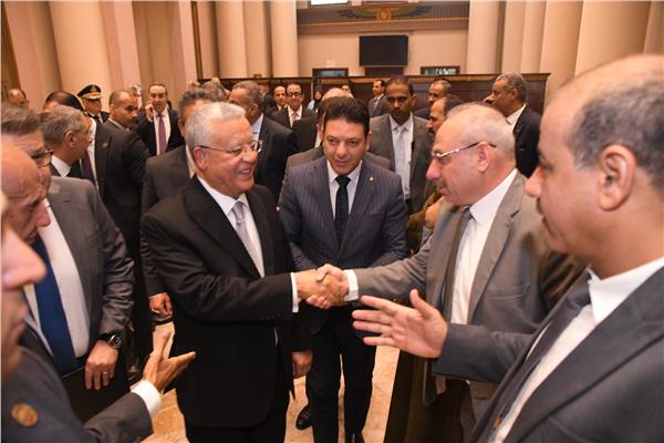 رئيس مجلس النواب خلال لقائه أعضاء المجلس 