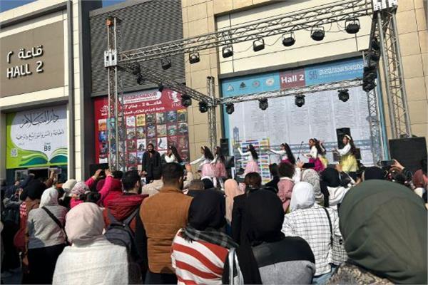 في يومه السادس.. إقبال كثيف على معرض الكتاب 2025