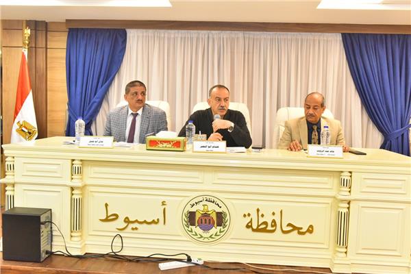 صورة خلال الإجتماع