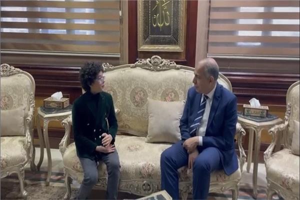 محافظ المنيا يستقبل الطفل أدهم الجمال