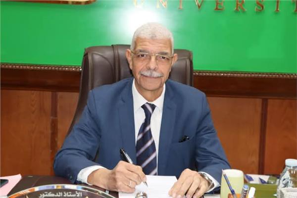 الدكتور أحمد القاصد رئيس جامعة المنوفية