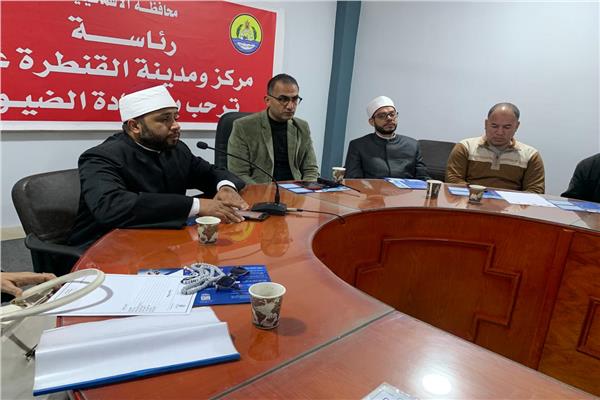 جامعة قناة السويس تنظم حملة تثقيفية متكاملة للعاملين بمركز قنطرة