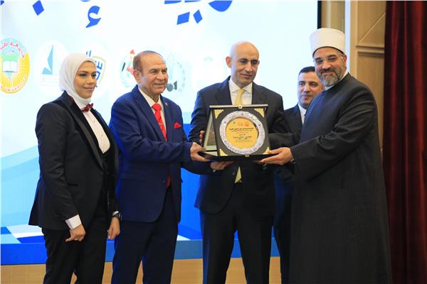  وزير التعليم يشارك فى " المؤتمر العلمي الدولي الأول للتربية الإيجابية"          