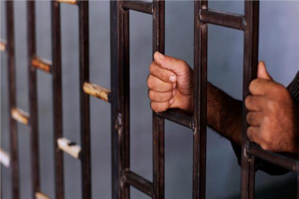 محاكمة مُسن متهم بقتل ابنه - صورة ارشيفيه