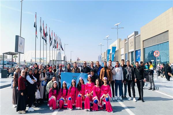 طلاب جامعة الأقصر 