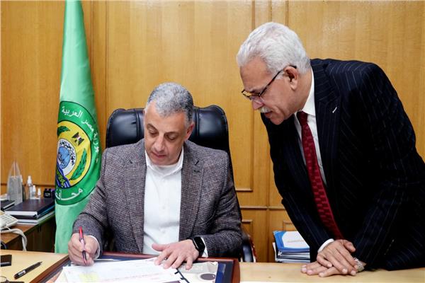  محافظ الإسماعيلية يعتمد نتيجة الفصل الدراسي الأول للشهادة الإعدادية