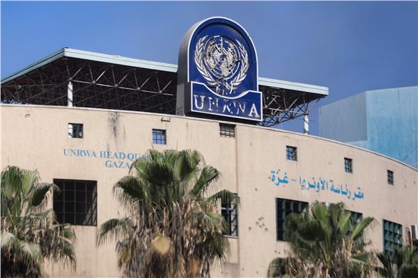 الأونروا"