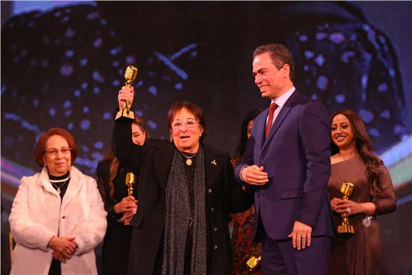 تكريم سميرة عبدالعزيز في ليلة أم كلثوم