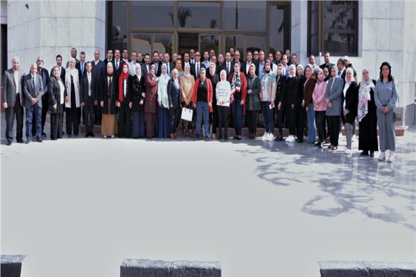 اجتماع اللجنة القومية لمكافحة مخاطر الطيور والحياة البرية