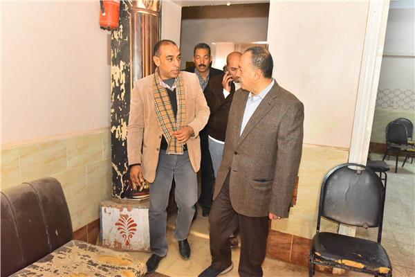 محافظ أسيوط يتفقد بيت ثقافة منفلوط