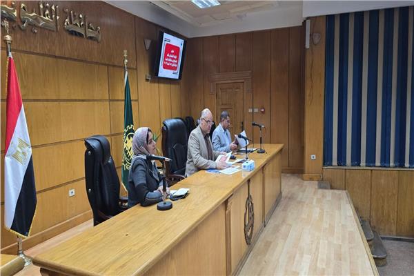 اجتماع المهندس أيمن عطية محافظ القليوبية 