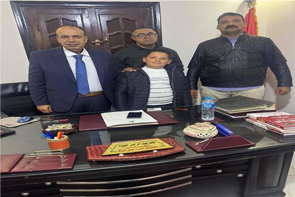 الطفل المجني عليه ووالده