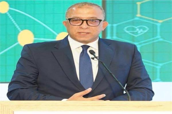  الدكتور أشرف العربي