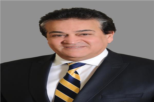  د.خالد عبدالغفار وزير الصحة والسكان