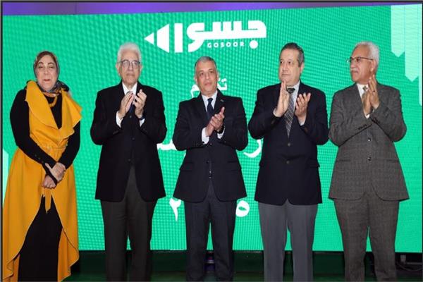 محافظ الإسماعيلية يشهد حفل "جسور" لتكريم المتميزين من مدارس الإسماعيلية