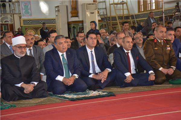 محافظ الدقهلية ومفتي الجمهورية يؤدّيان صلاة الجمعة 