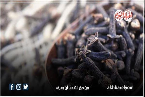 فوائد مضغ القرنفل
