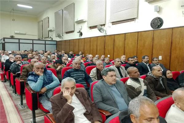 تعليم أسيوط يناقش وضع خطط علاجية لرفع مستوى طلاب المرحلة الإعدادية