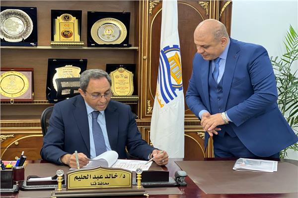 وكيل وزارة التربية والتعليم بقنا يفتح باب التظلمات من نتيجة الشهادة الإعدادية