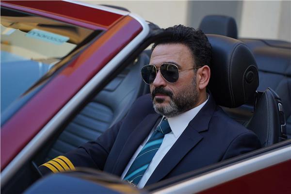 الفنان أكرم حسني