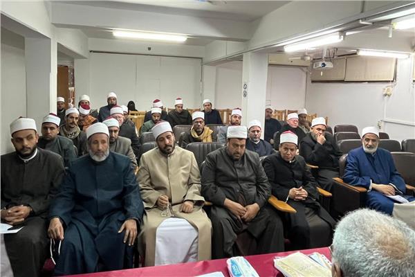 جامعة قناة السويس تنظم برنامجا تدريبيا في اللغة العربية