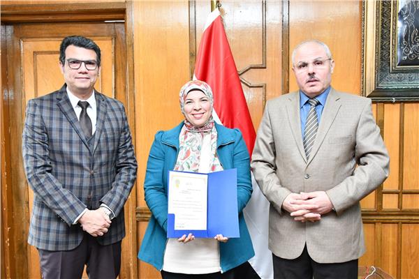 الدكتور ناصر مندور، رئيس جامعة قناة السويس بتكليف الدكتورة مها مجدي