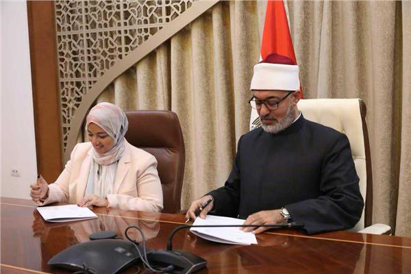 جانب من توقيع مذكرة تعاون
