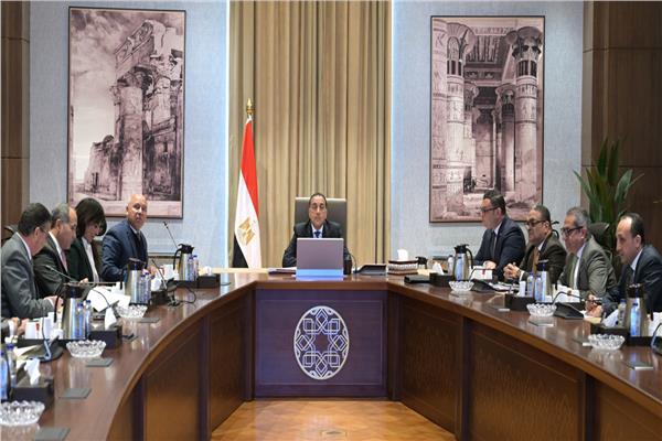 رئيس الوزراء، جانب من الاجتماع