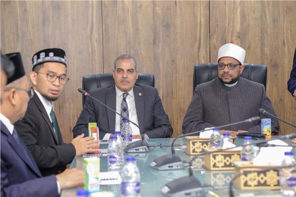 أمين البحوث الاسلامية يستقبل  وفدًا إندونيسي