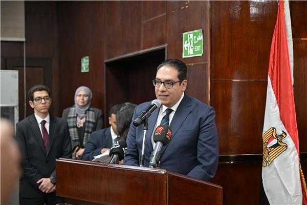 الدكتور محمد سامي عبد الصادق رئيس جامعة القاهرة
