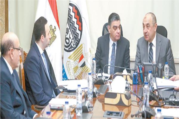 المهندس محمد شيمى خلال اجتماعه لبحث التعاون فى مجال توفير الأدوية والمستلزمات الطبية