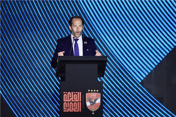 جيريمي ثوم ممثل الاتحاد الدولي لكرة القدم «فيفا»