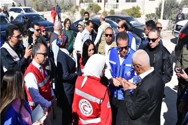 وزيرا الصحة والتضامن ووفد جامعة الدول يتفقدون مركز الخدمات اللوجستية بمدينة العريش