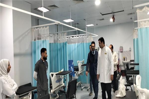 الدكتور عمرو دويدار وكيل وزارة الصحة بسوهاج