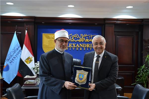 مفتي الديار المصرية في صالون جامعة الإسكندرية
