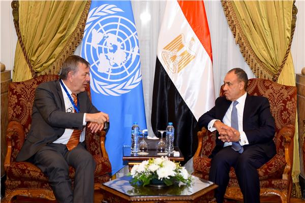 د.بدر عبد العاطي وزير الخارجية والهجرة يلتقي "فيليب لازاريني"