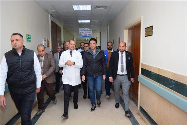 محافظ سوهاج يتابع نتائج حملة الكشف المبكر عن الأورام السرطانية والتوعية