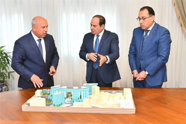  الرئيس السيسي خلال اجتماعه بمدبولي وكامل الوزير