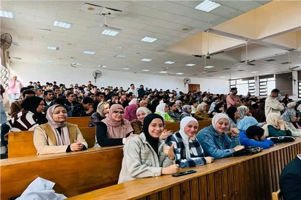  كلية الزراعة بجامعة القناة تحتفي بتفوق طلابها 