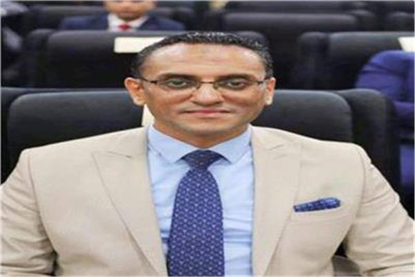 أحمد شوقي الخبير المصرفي